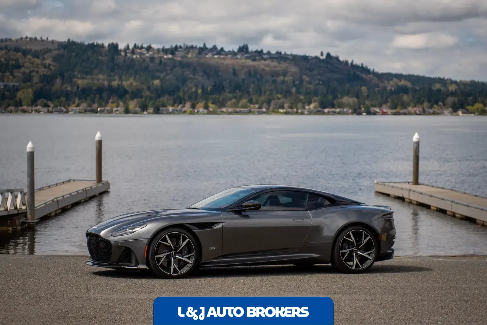 2019 Aston Martin DBS Superleggera Coupe