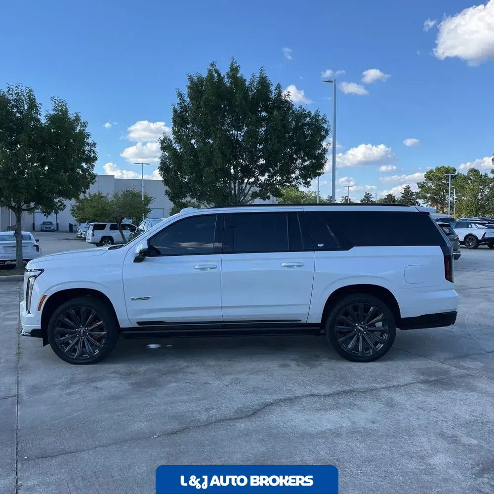 2025 Cadillac Escalade-V ESV Base