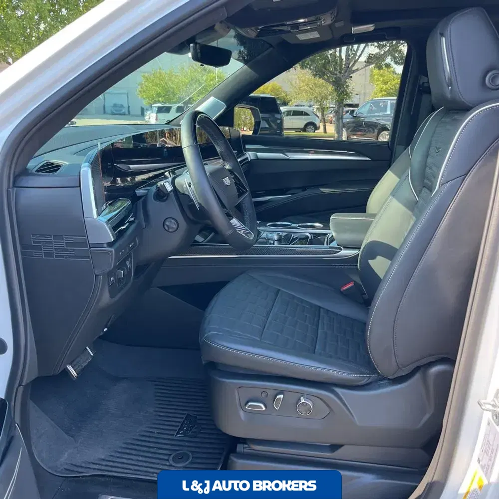 2025 Cadillac Escalade-V ESV Base