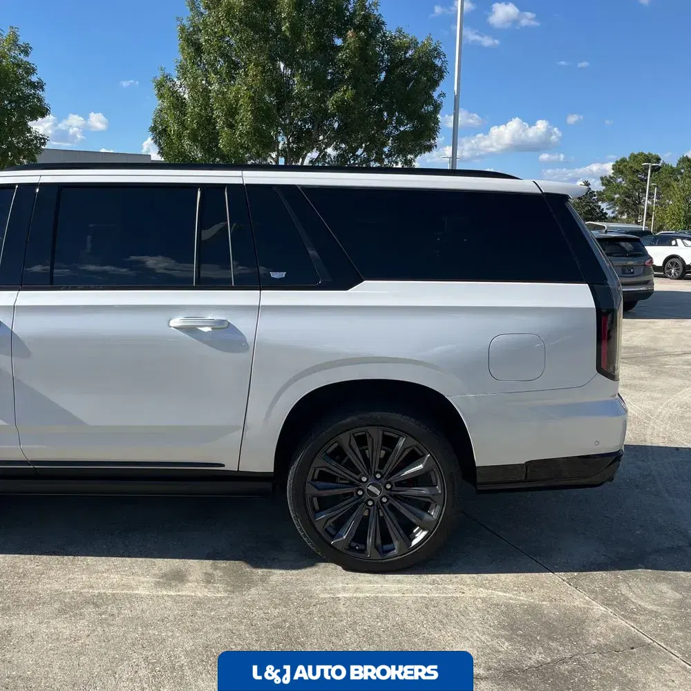 2025 Cadillac Escalade-V ESV Base