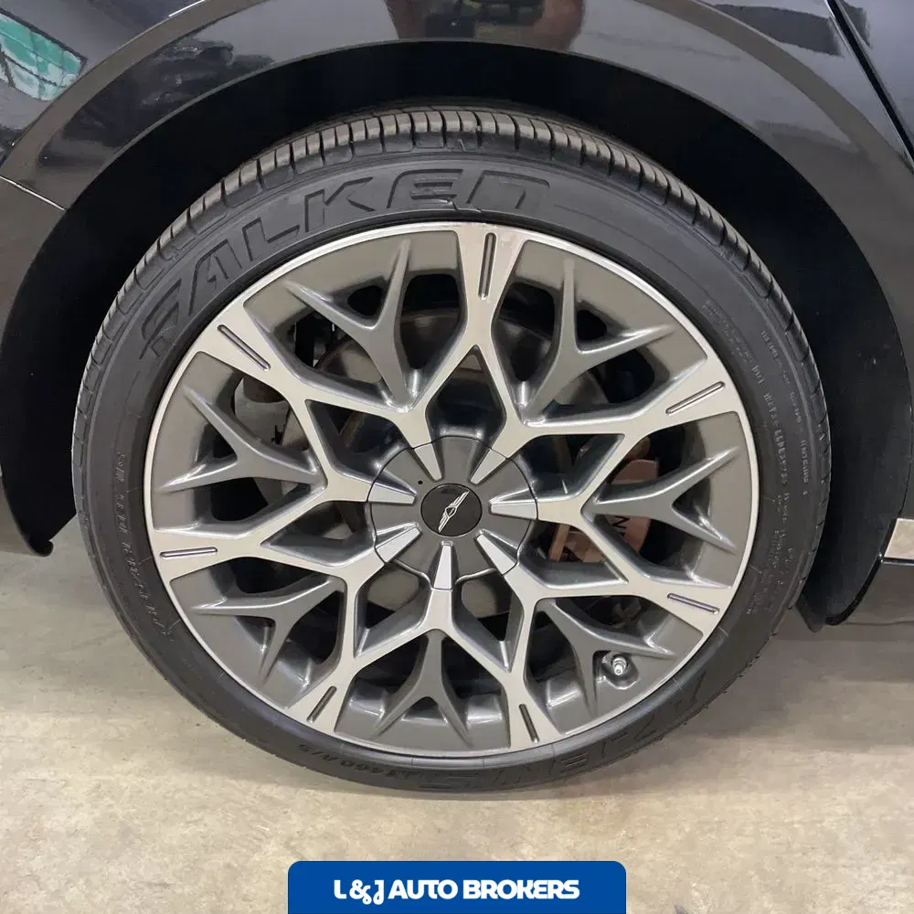 2023 Genesis G90 3.5T e-Supercharger
