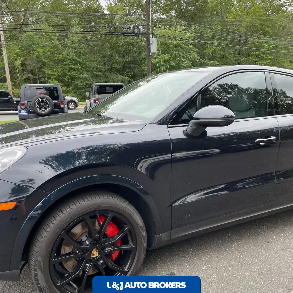 2023 Porsche Cayenne Platinum Edition
