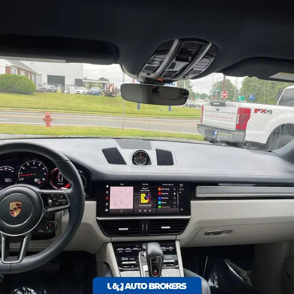2023 Porsche Cayenne Platinum Edition