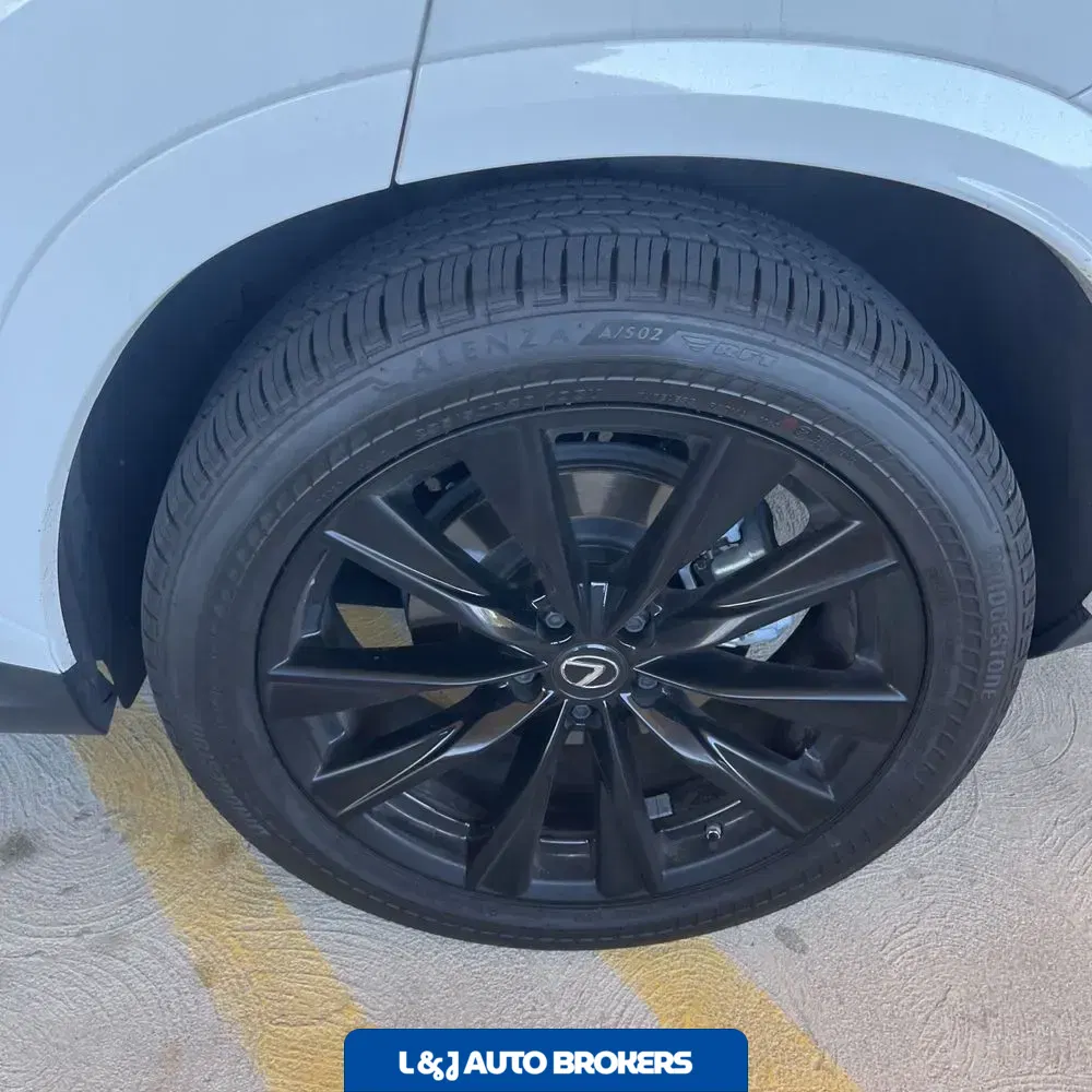 2024 Lexus NX 450h+ F SPORT Handling