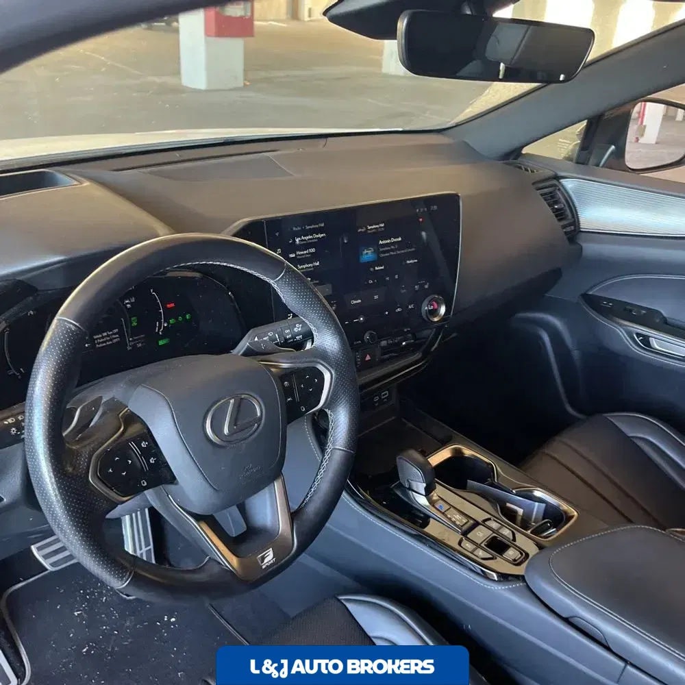 2024 Lexus NX 450h+ F SPORT Handling