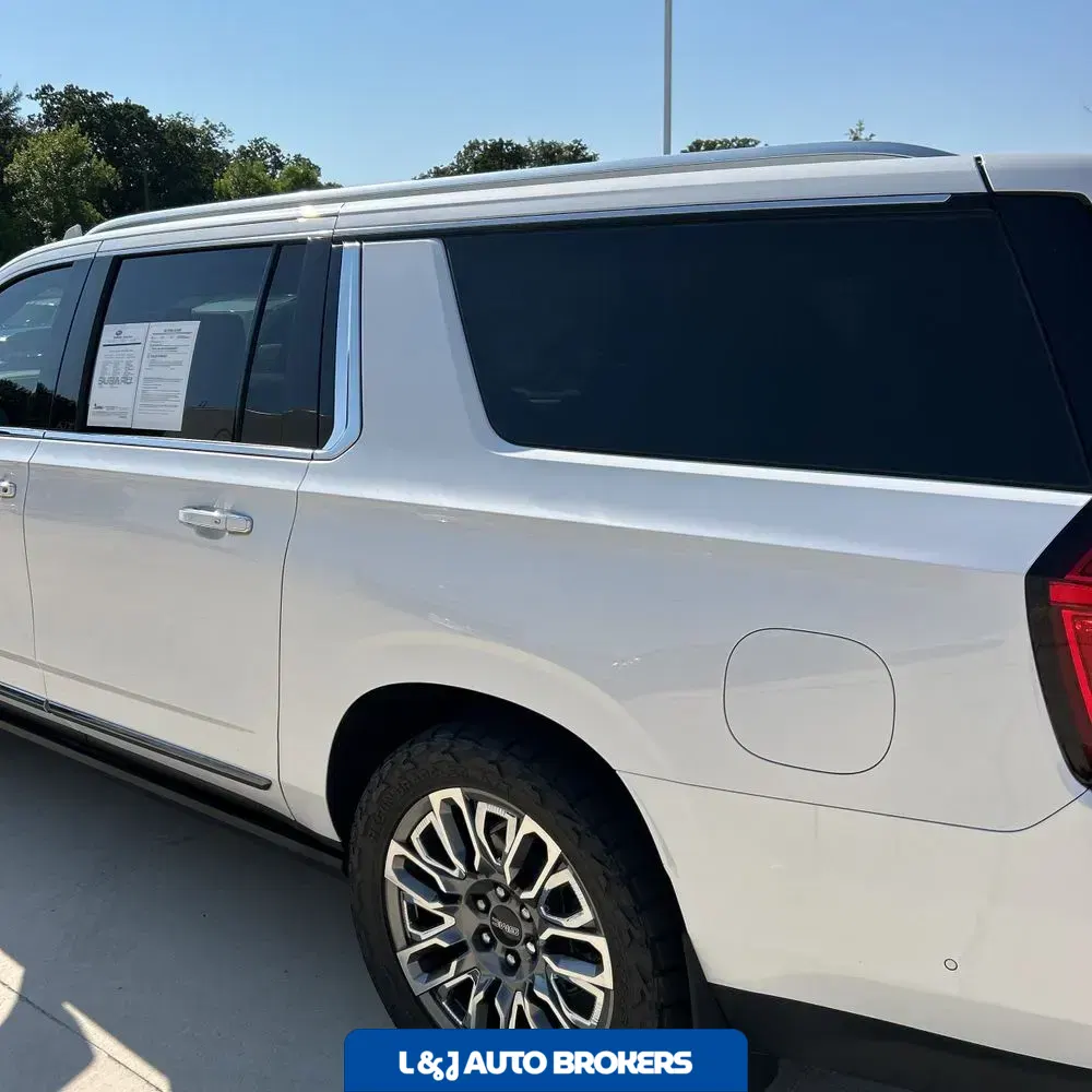 2023 GMC Yukon XL Denali Ultimate