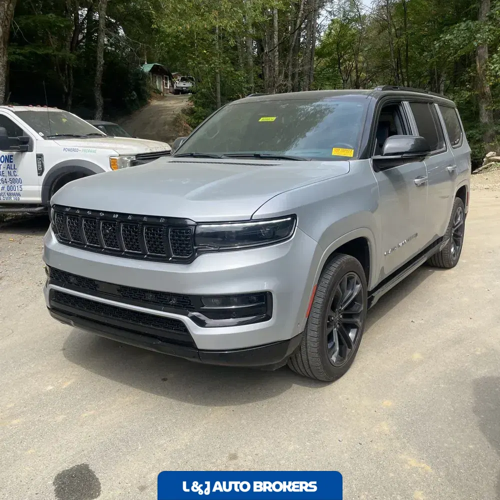 2023 Jeep Grand Wagoneer Series III 4D SUV 4WD
