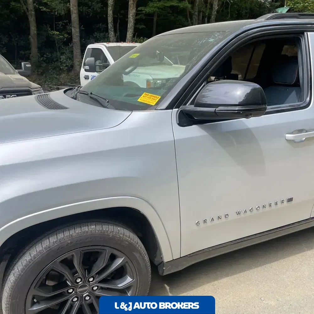 2023 Jeep Grand Wagoneer Series III 4D SUV 4WD