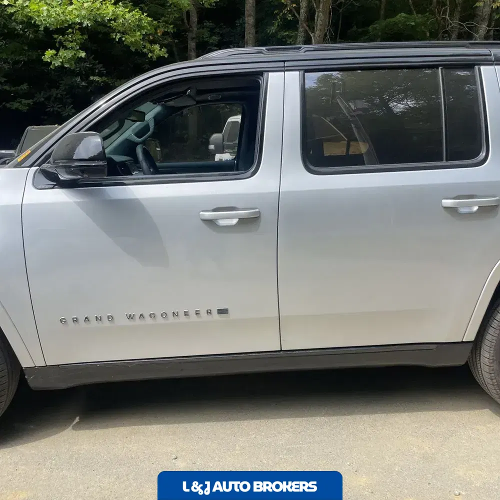 2023 Jeep Grand Wagoneer Series III 4D SUV 4WD