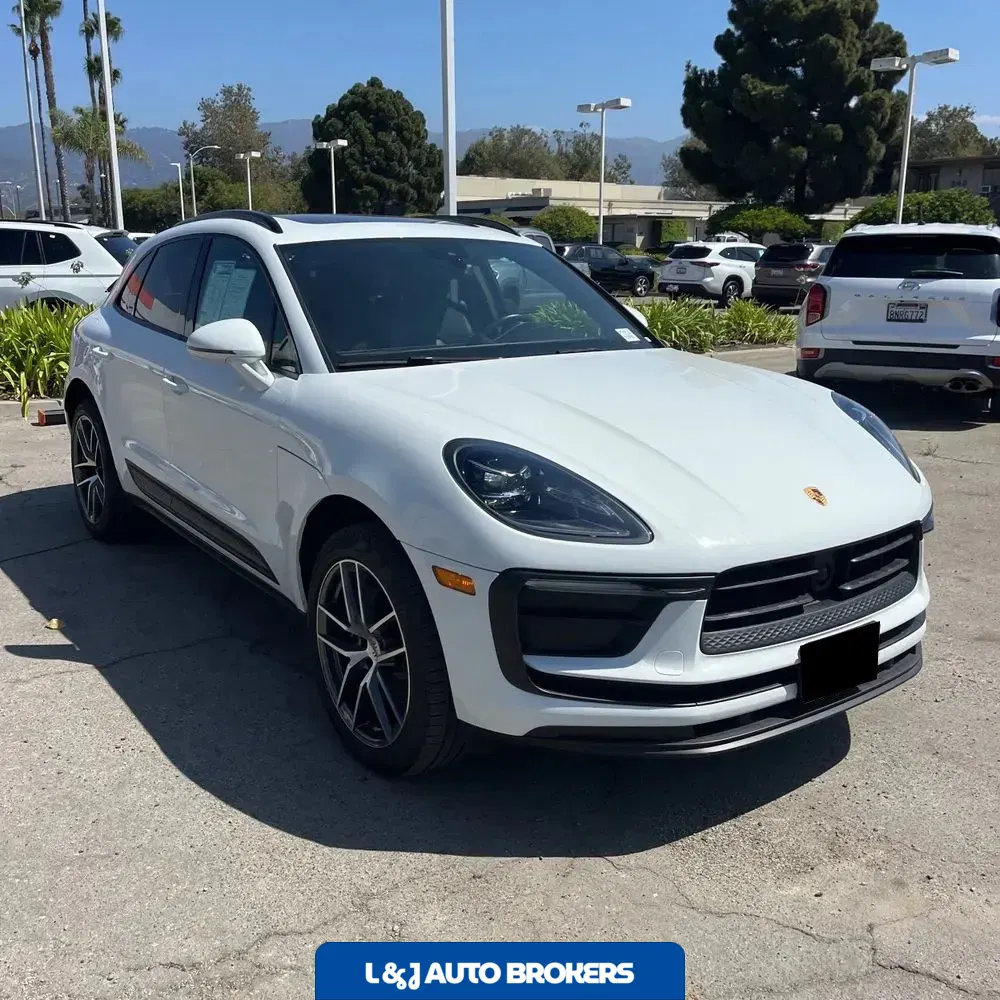 2023 Porsche Macan Base