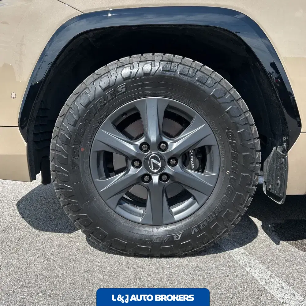 2025 Lexus LX 700h Overtrail