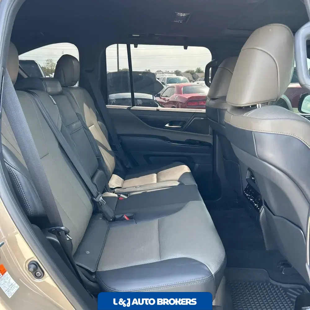 2025 Lexus LX 700h Overtrail