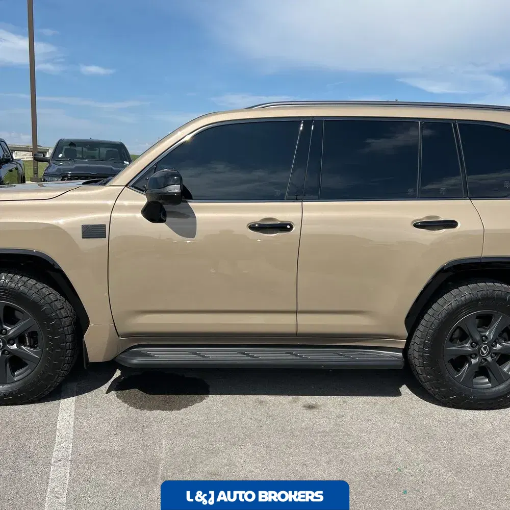 2025 Lexus LX 700h Overtrail