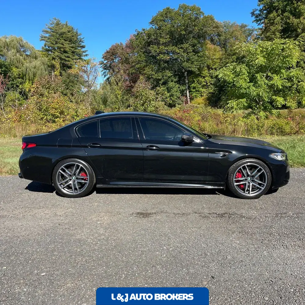2022 BMW M5 Base