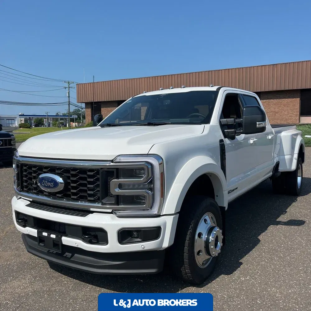 2025 Ford F-450 Super Duty Platinum