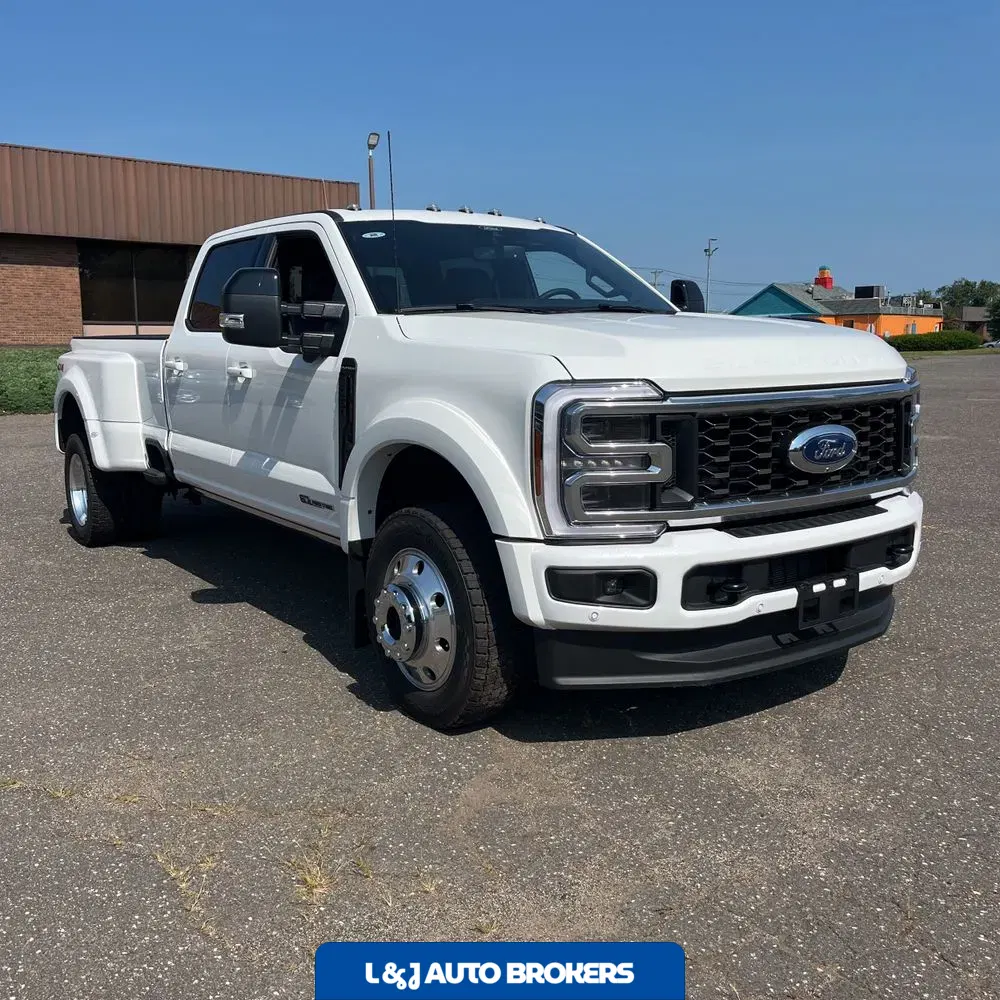 2025 Ford F-450 Super Duty Platinum