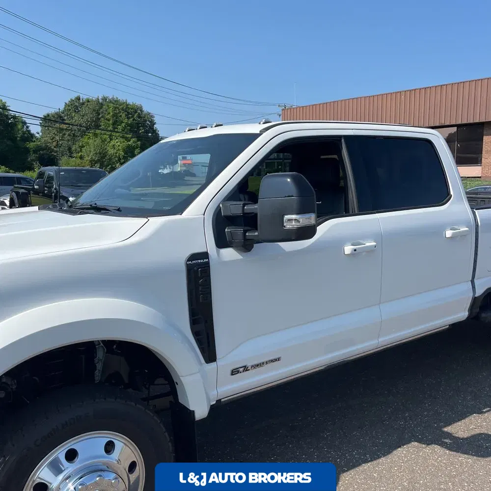 2025 Ford F-450 Super Duty Platinum