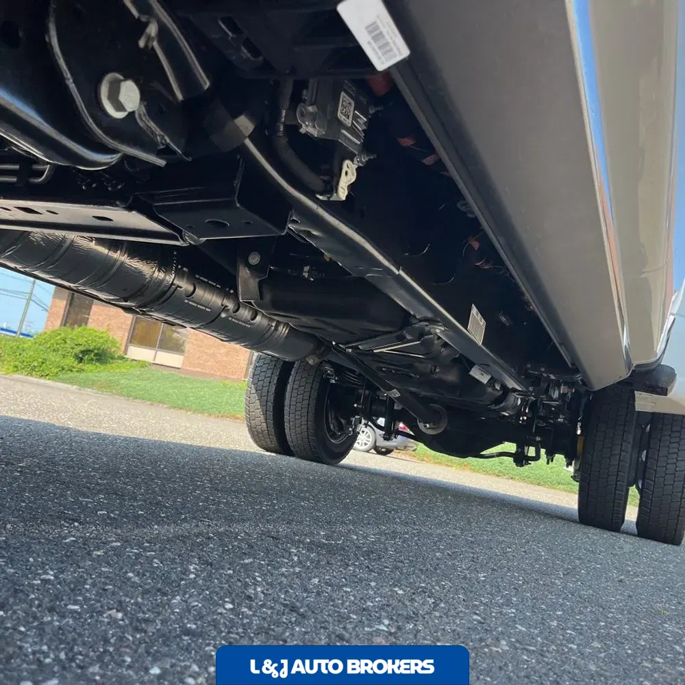 2025 Ford F-450 Super Duty Platinum