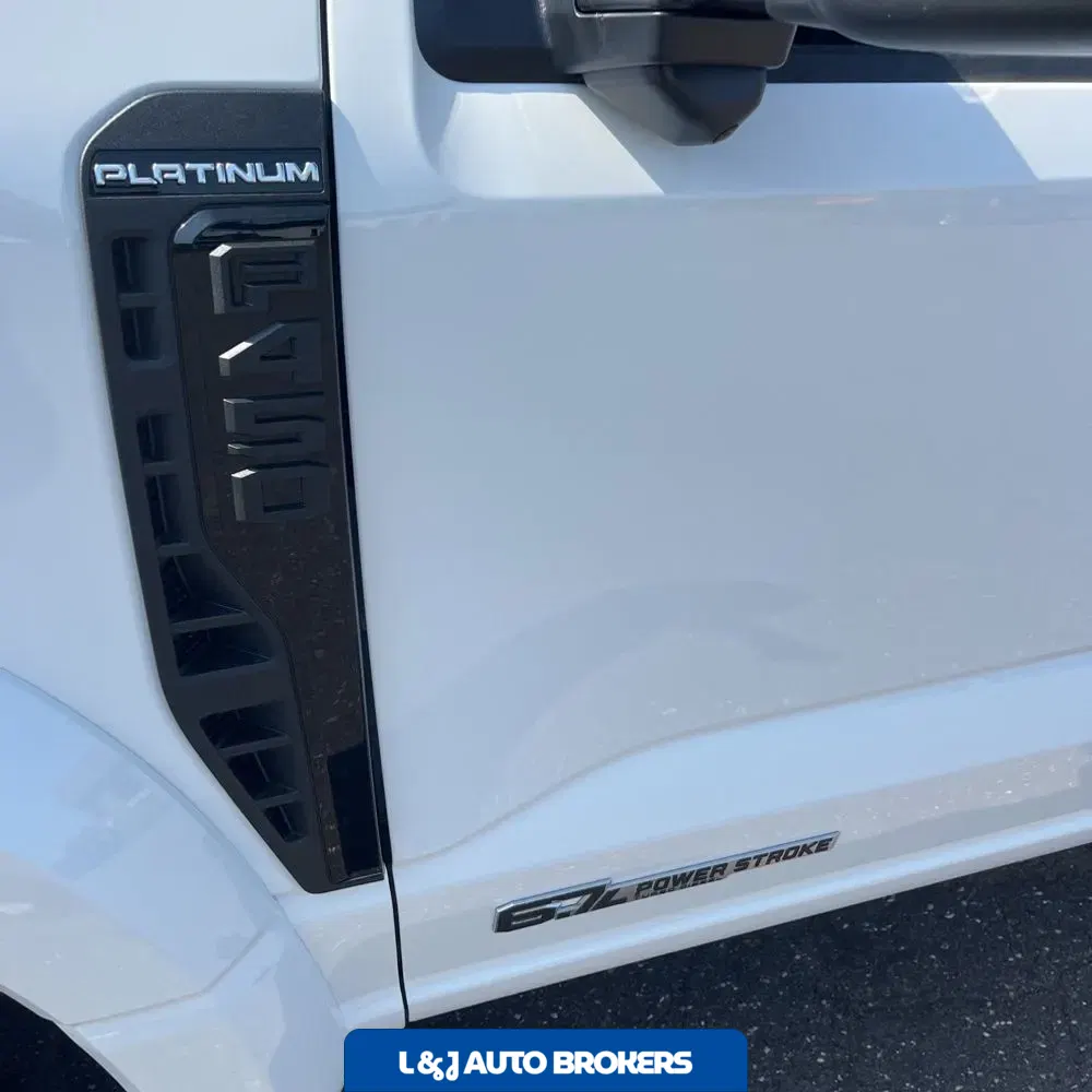 2025 Ford F-450 Super Duty Platinum