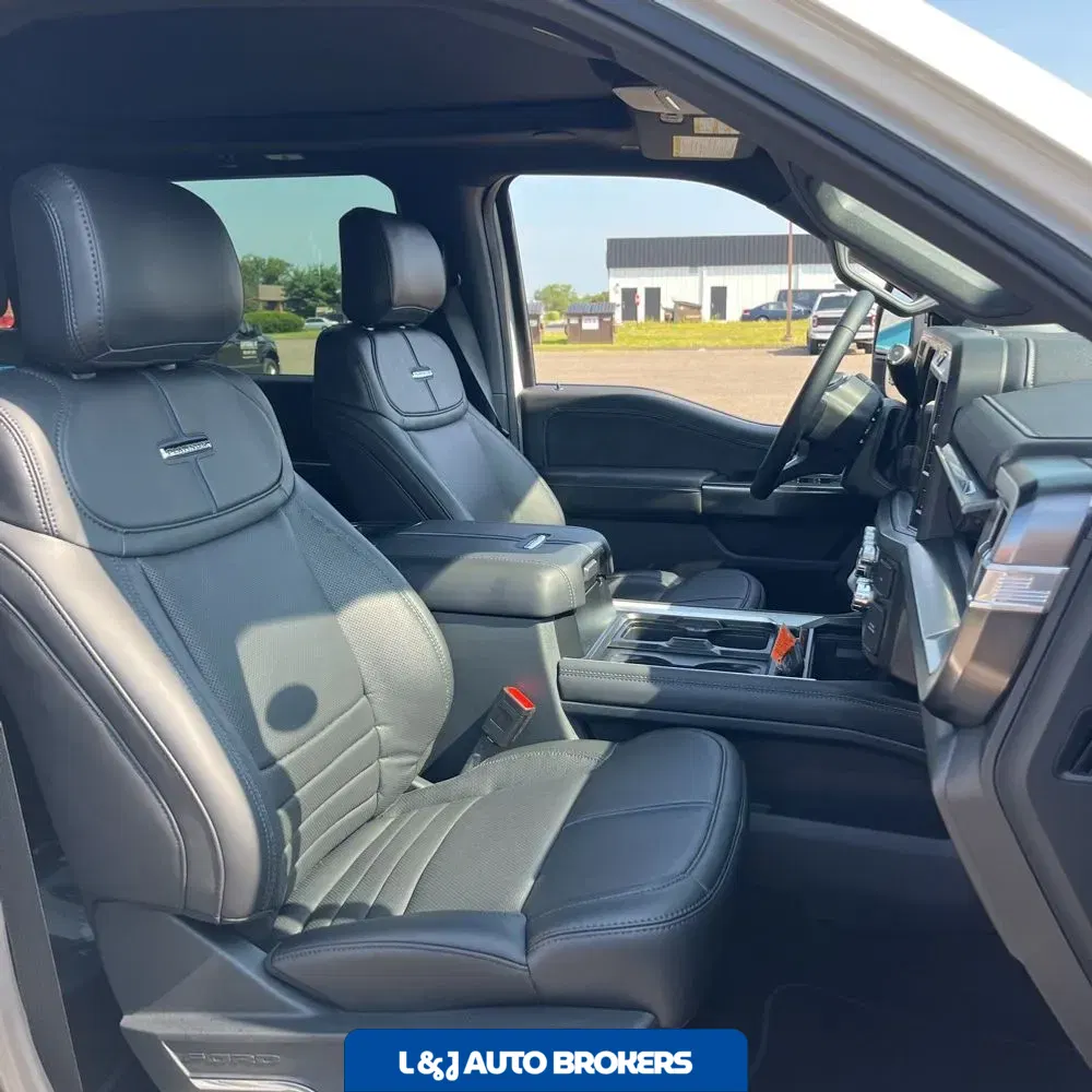 2025 Ford F-450 Super Duty Platinum