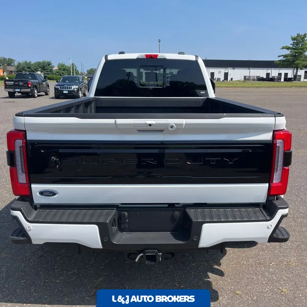 2025 Ford F-450 Super Duty Platinum