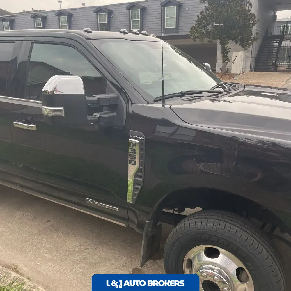 2023 Ford F-350 Super Duty Platinum