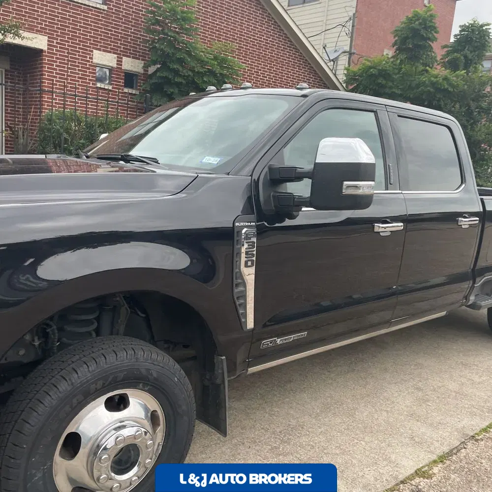 2023 Ford F-350 Super Duty Platinum