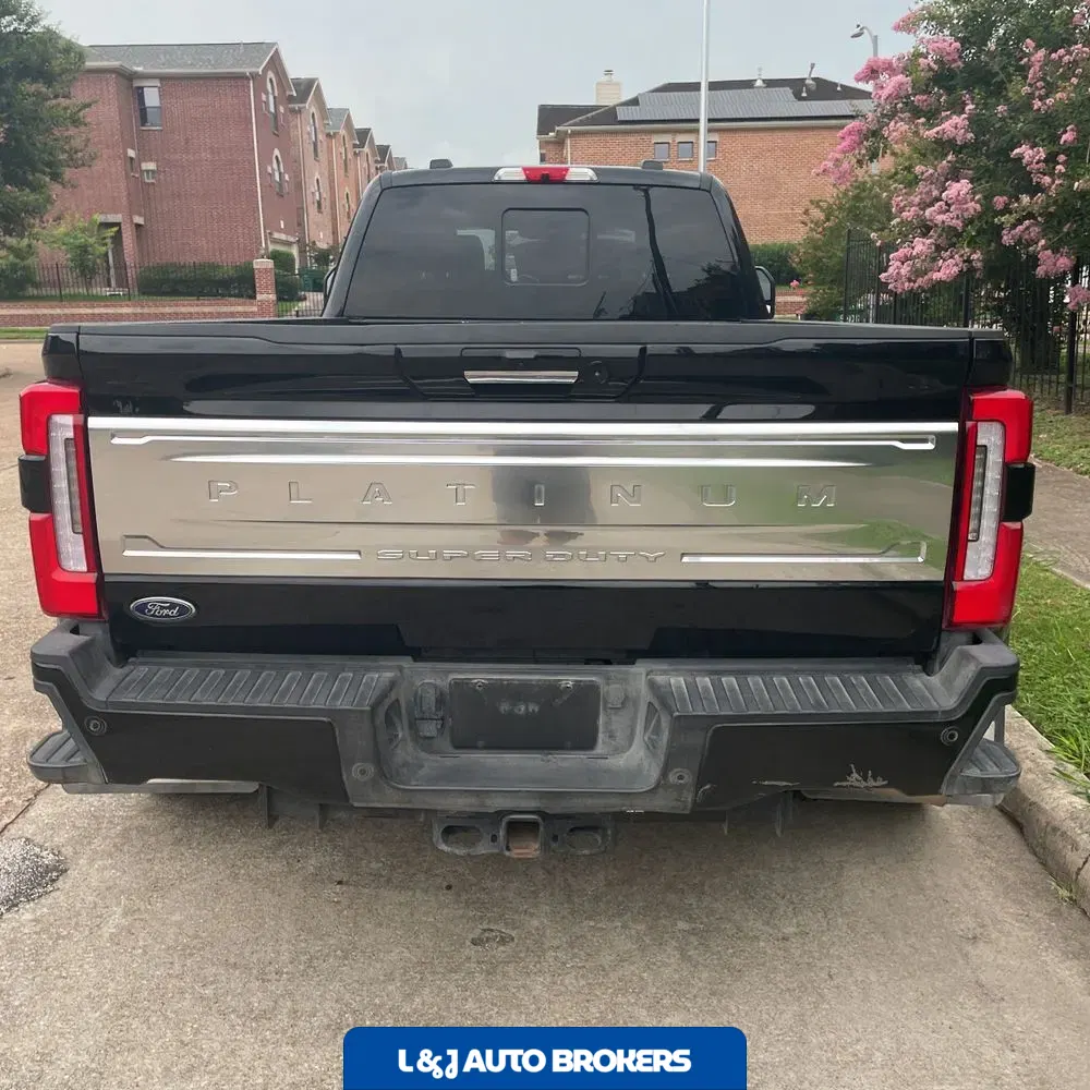 2023 Ford F-350 Super Duty Platinum