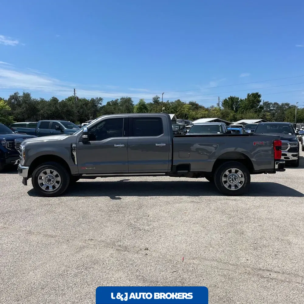 2024 Ford F-350 Super Duty Lariat