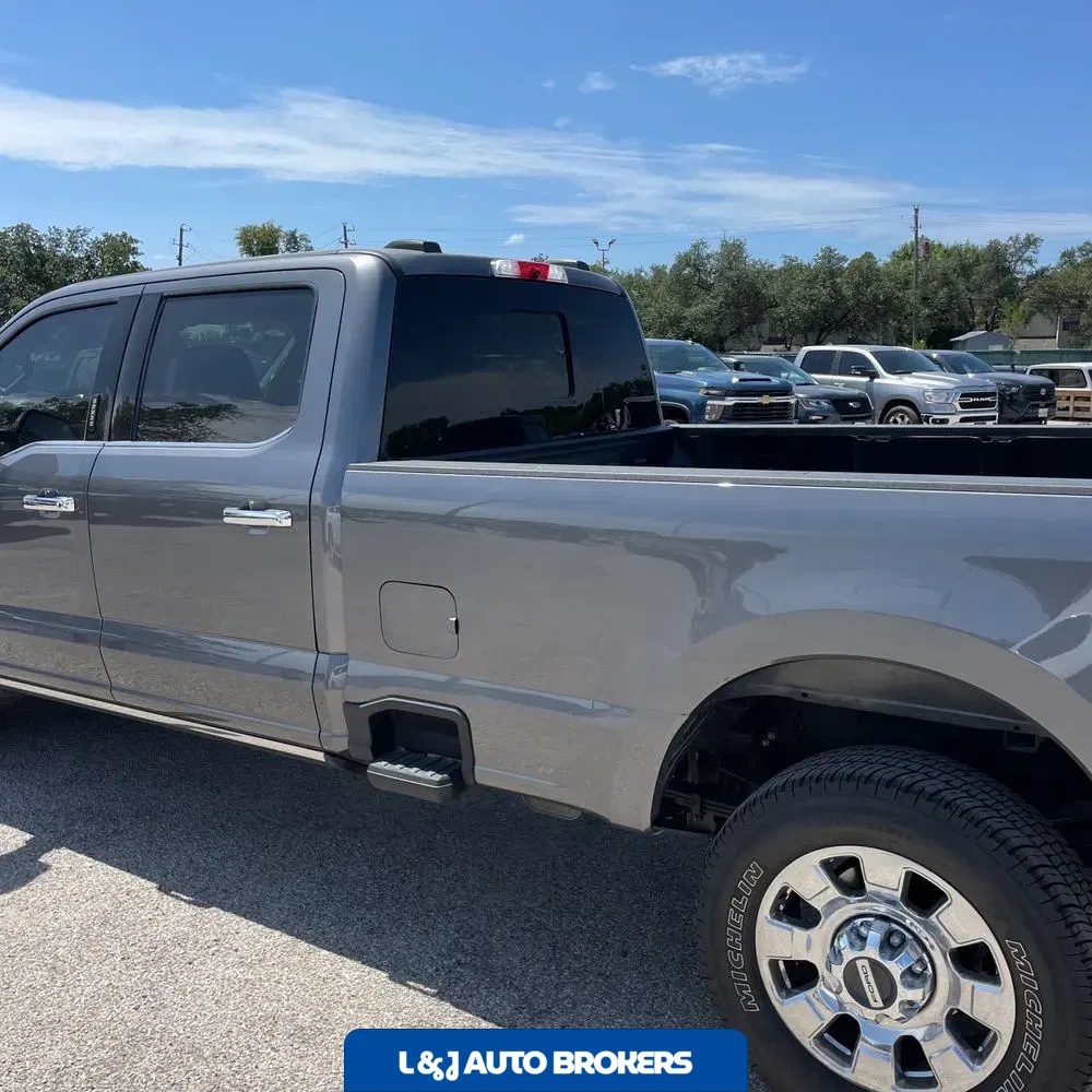 2024 Ford F-350 Super Duty Lariat