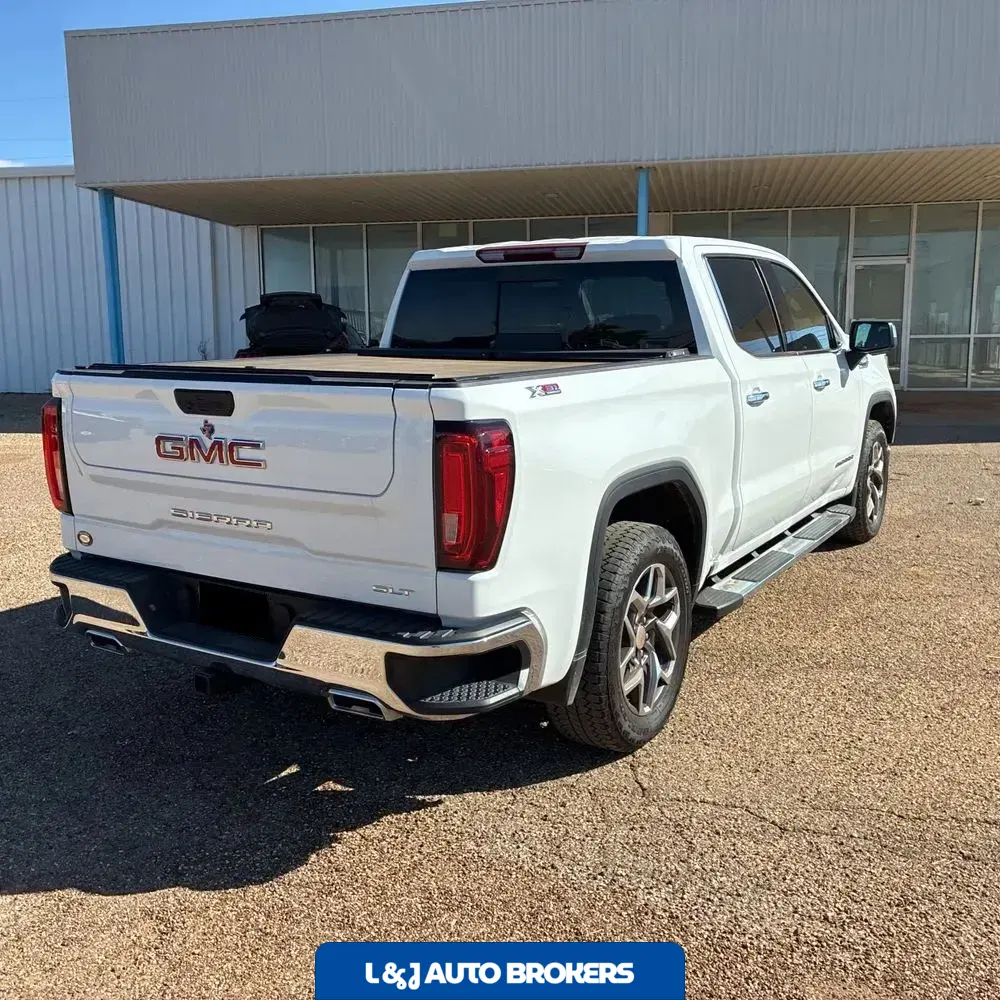 2024 GMC Sierra 1500 SLT