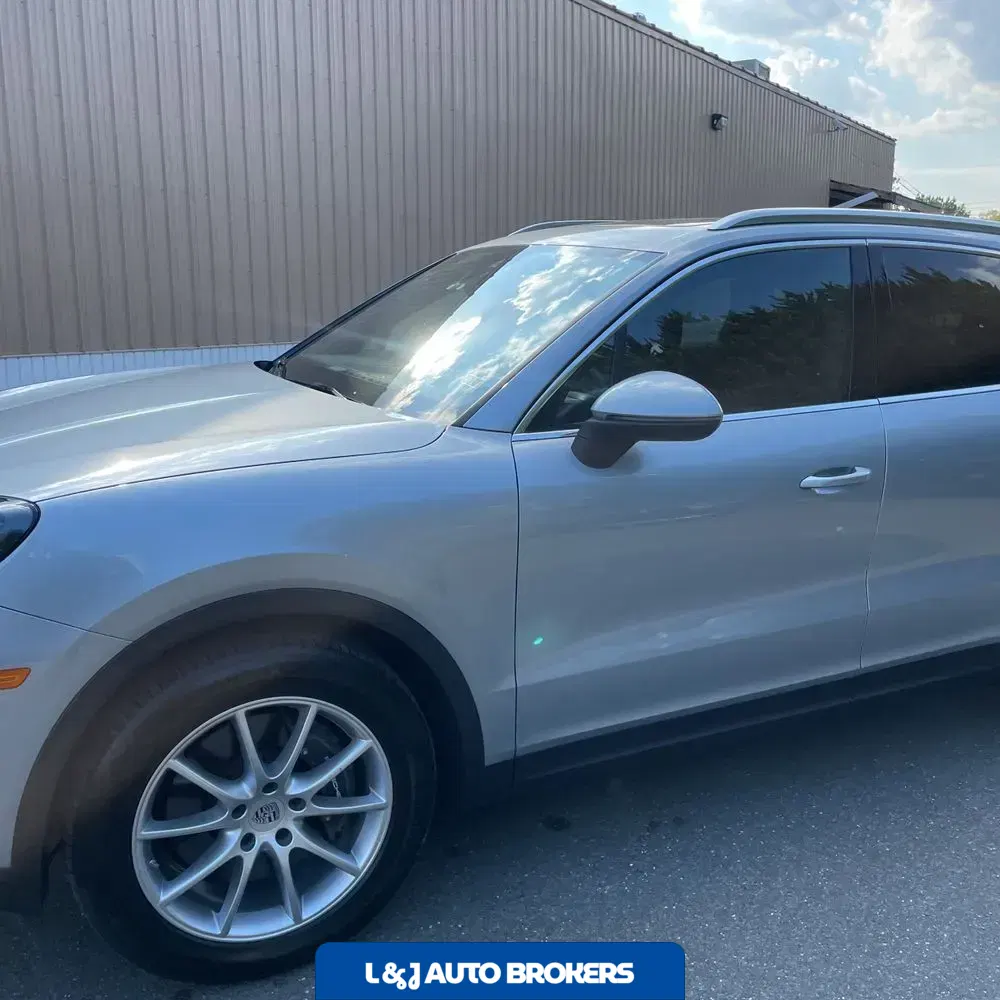 2024 Porsche Cayenne Base