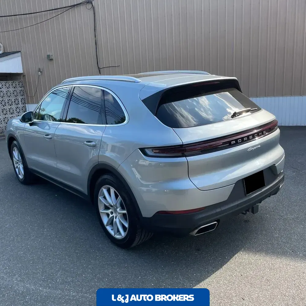2024 Porsche Cayenne Base