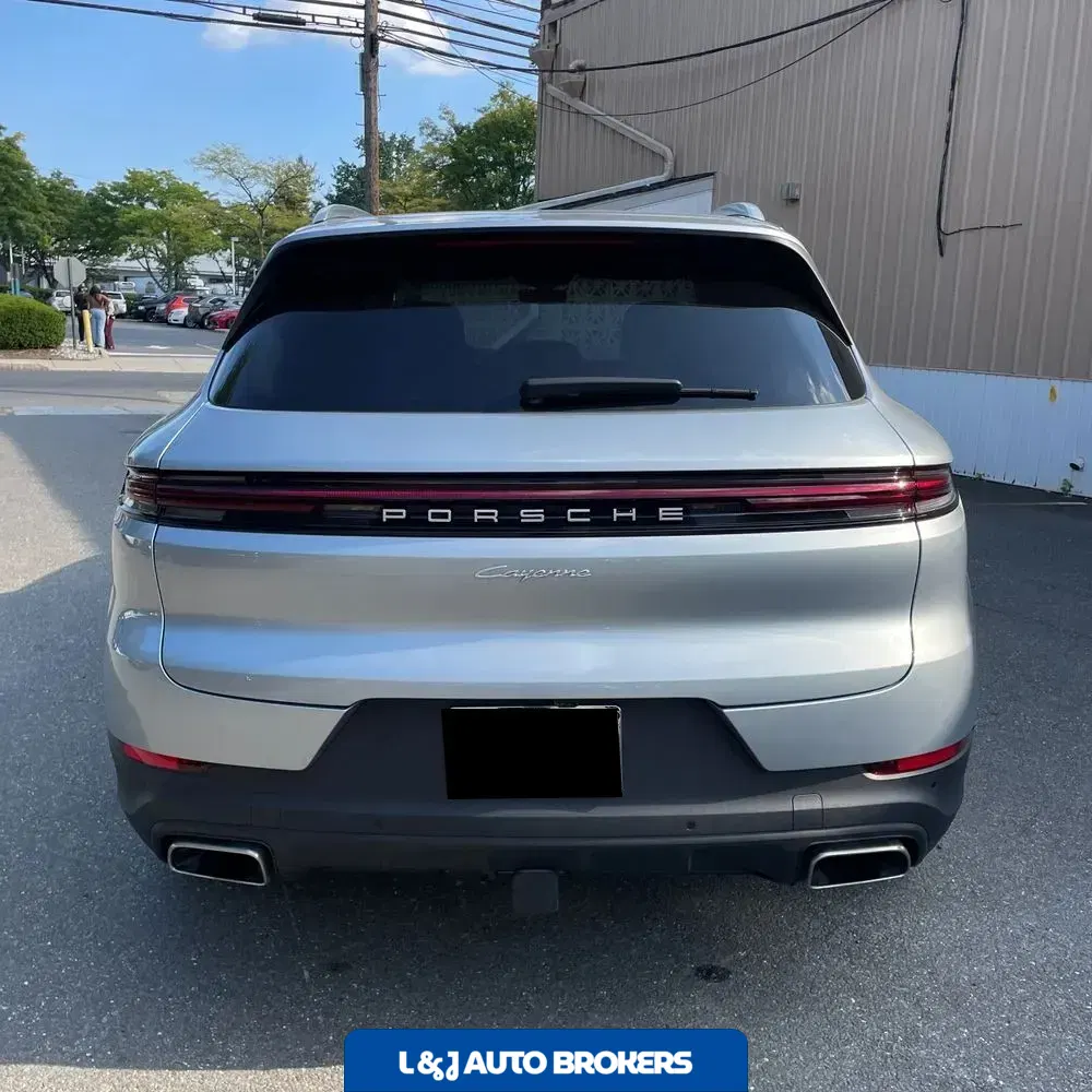 2024 Porsche Cayenne Base