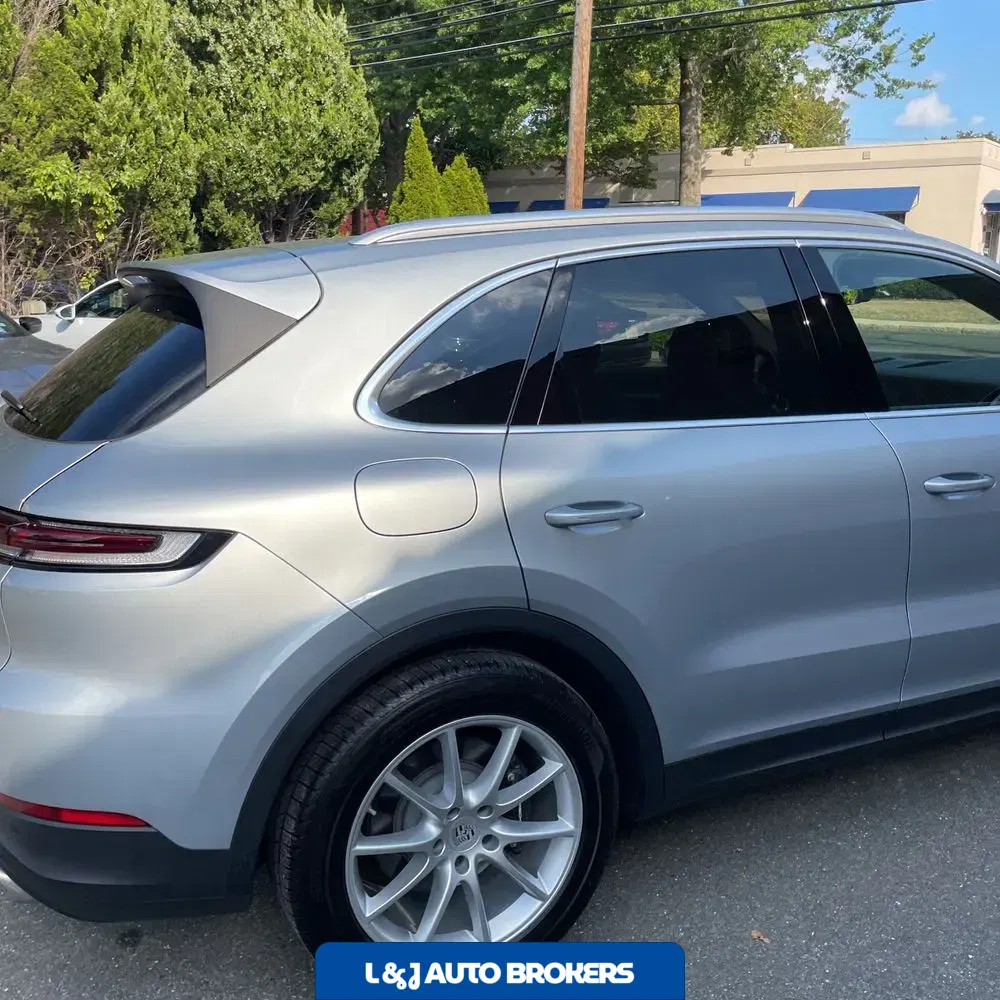 2024 Porsche Cayenne Base