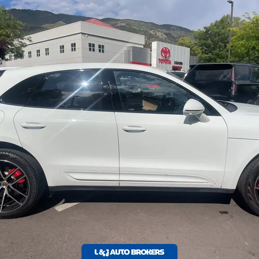 2023 Porsche Macan S