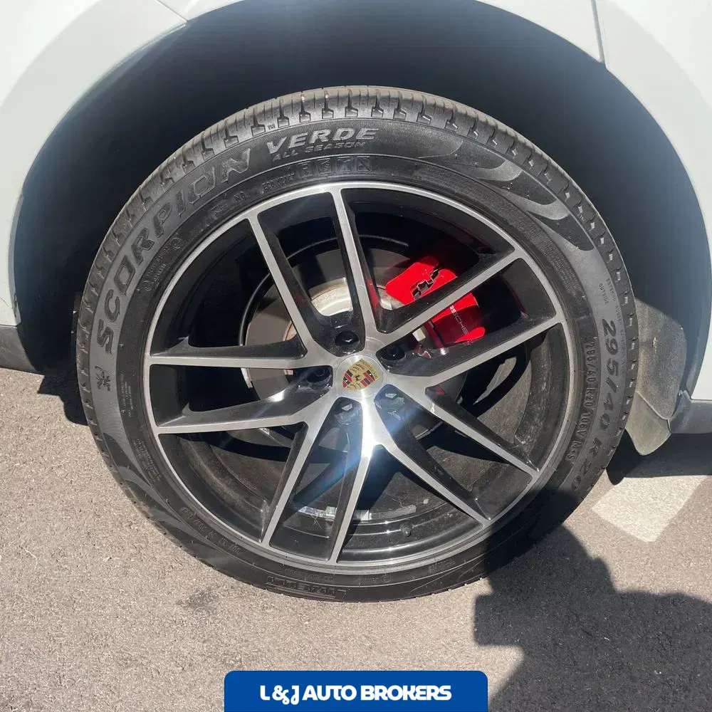 2023 Porsche Macan S