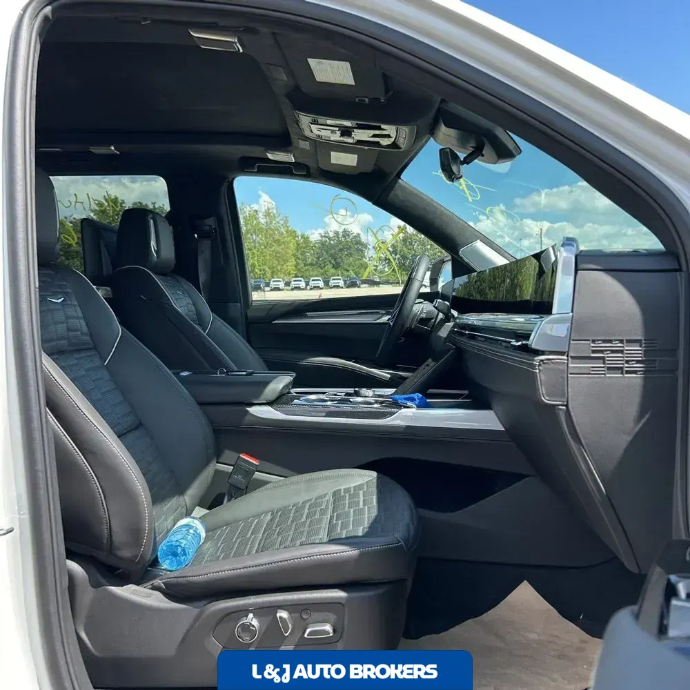 2025 Cadillac Escalade V-Sport