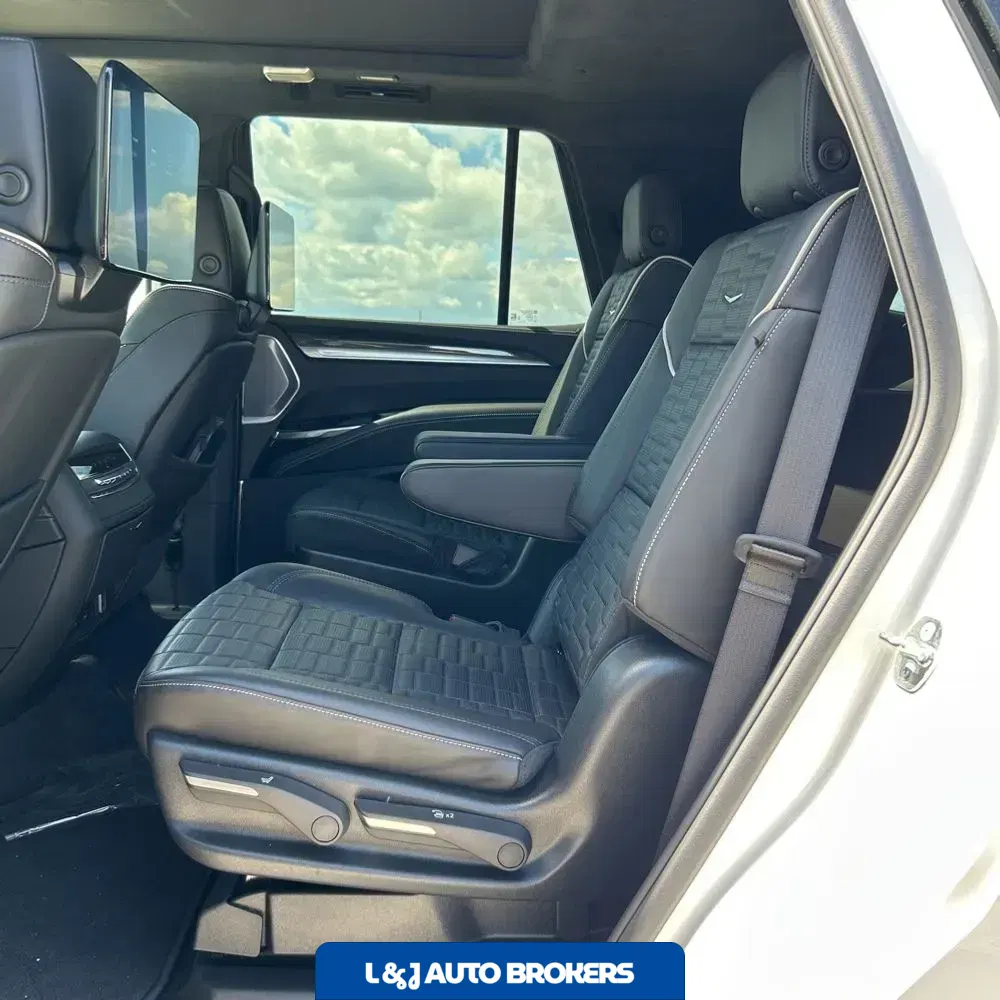 2025 Cadillac Escalade V-Sport