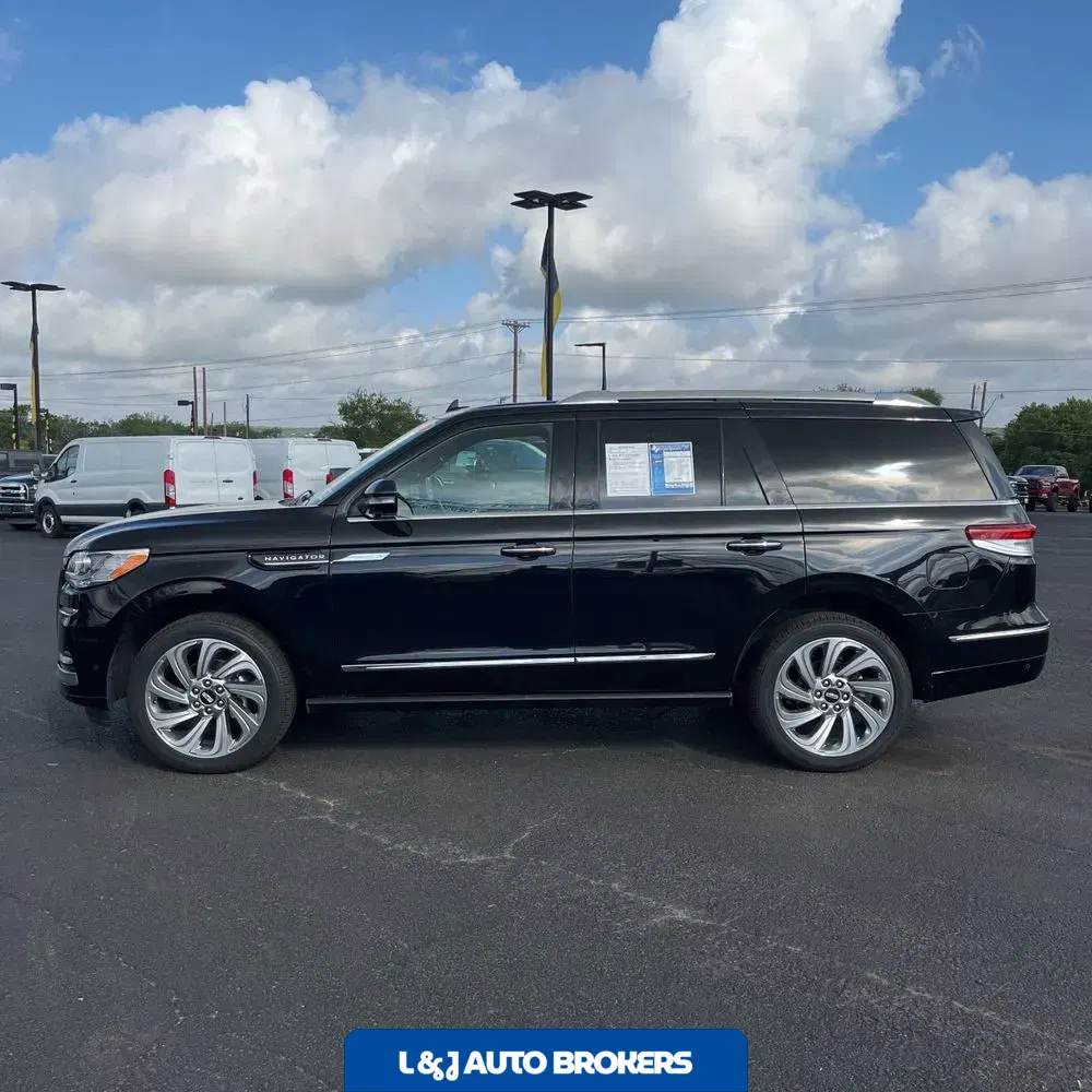 2024 Lincoln Navigator Premiere