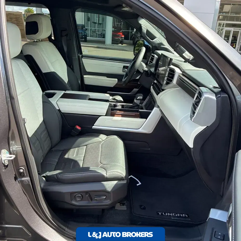 2024 Toyota Tundra Capstone HV