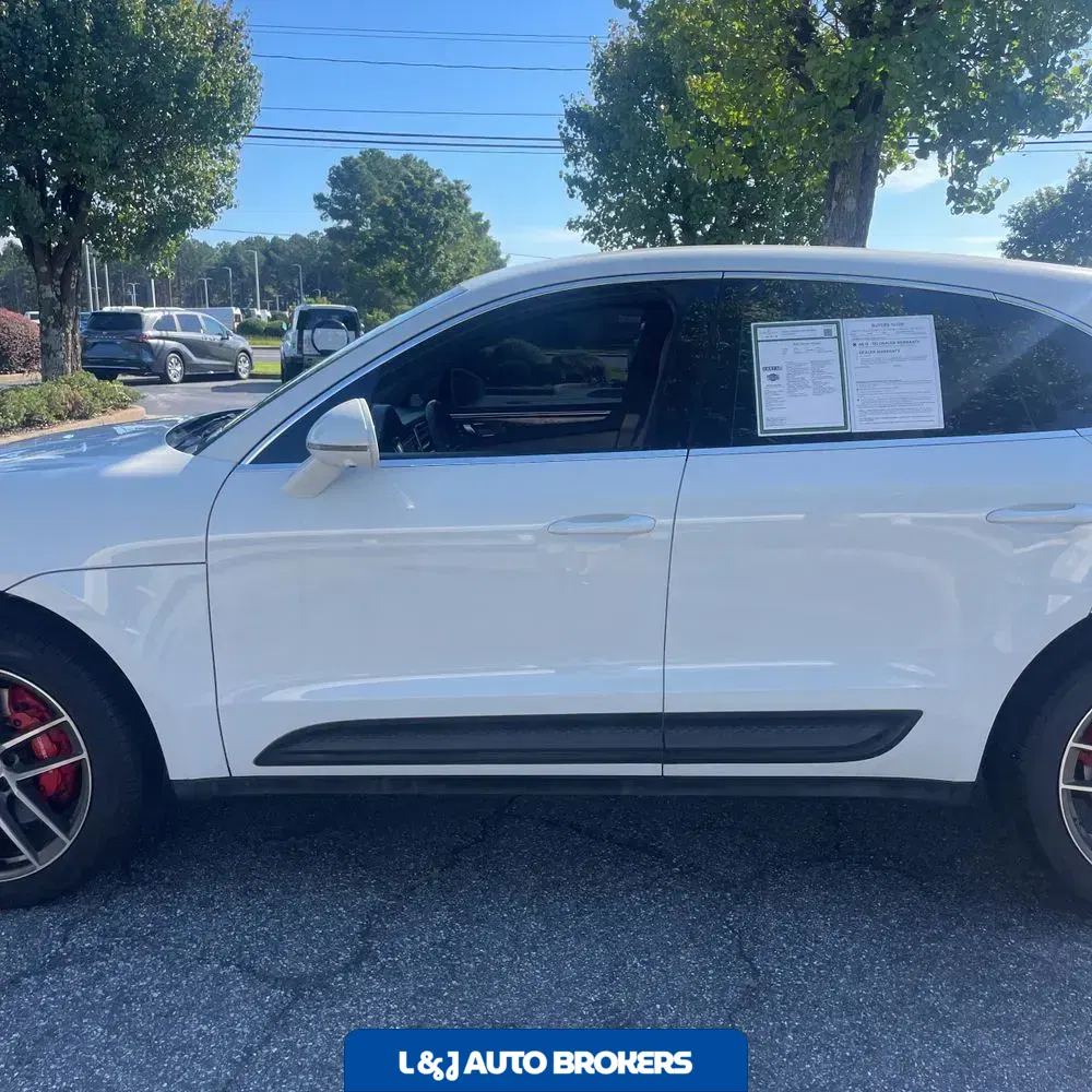 2022 Porsche Macan S