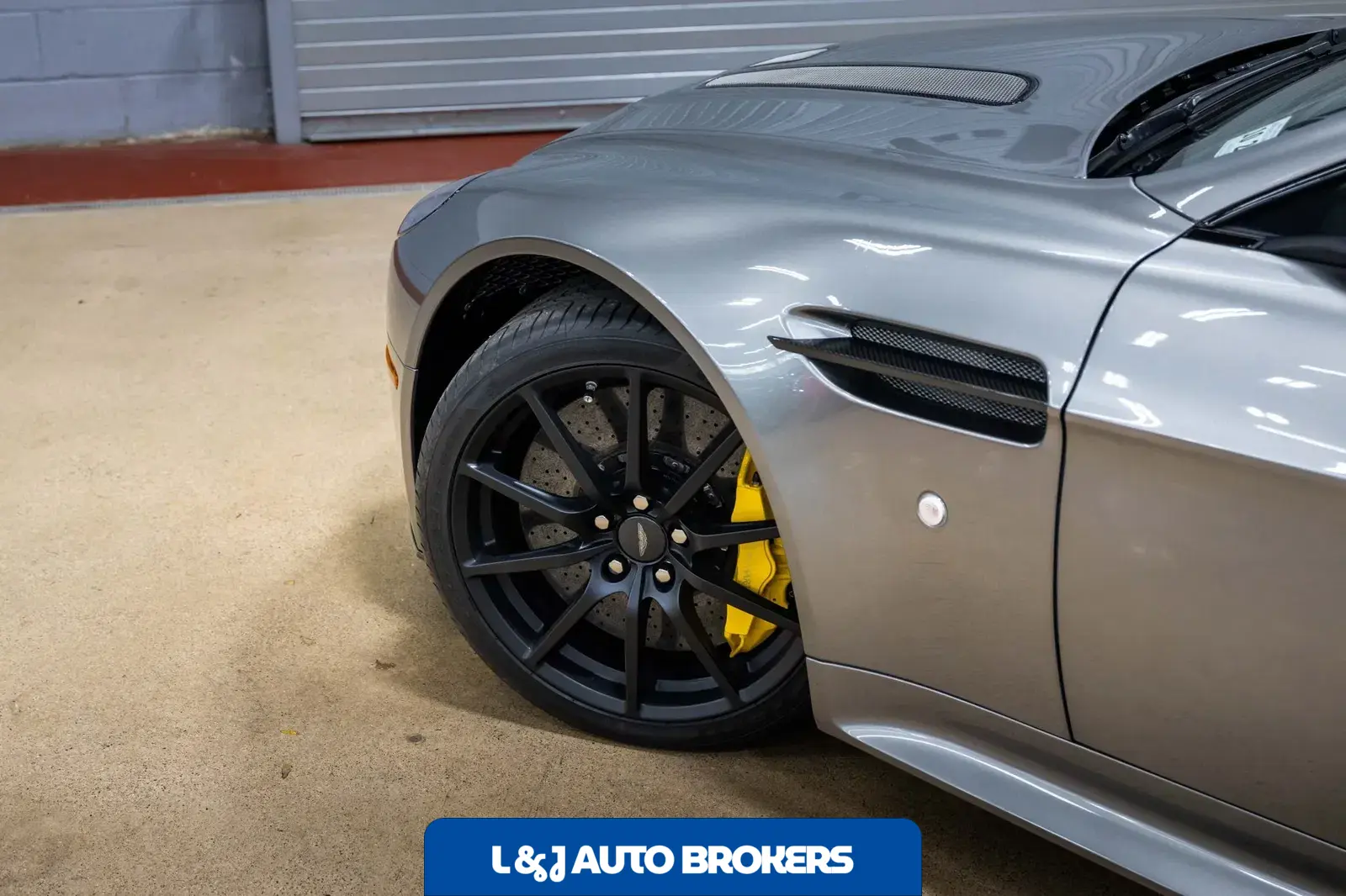 2017 Aston Martin V12 Vantage S 7-Speed