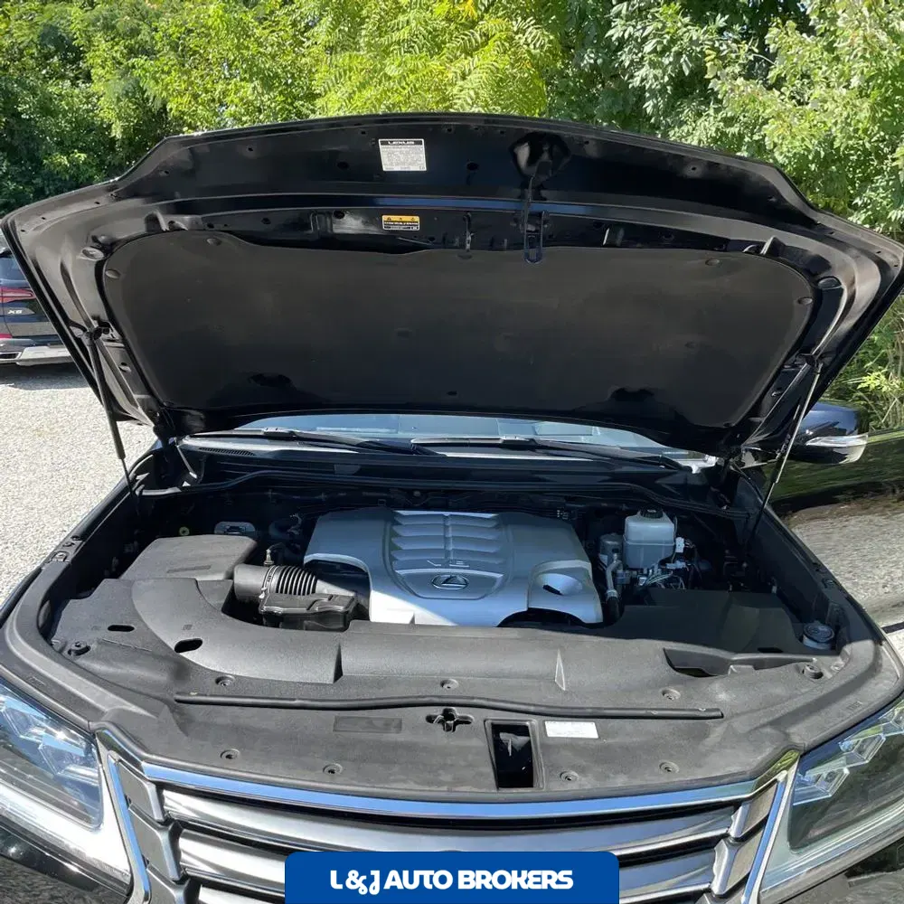 2021 Lexus LX 570 Three-Row