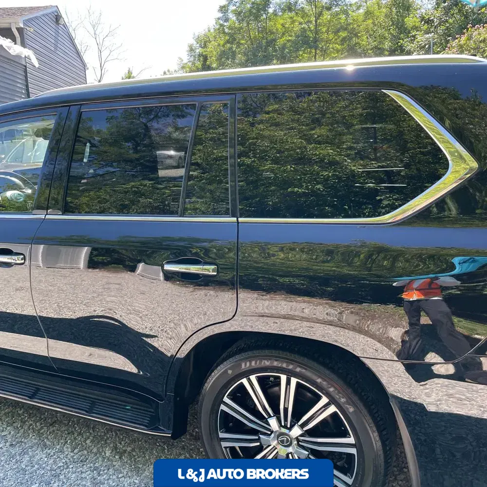2021 Lexus LX 570 Three-Row