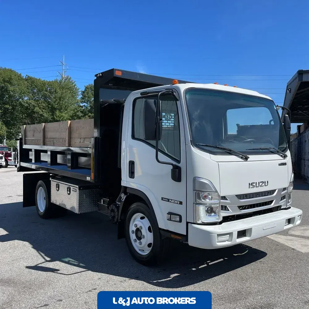 2025 Isuzu NRR NRR