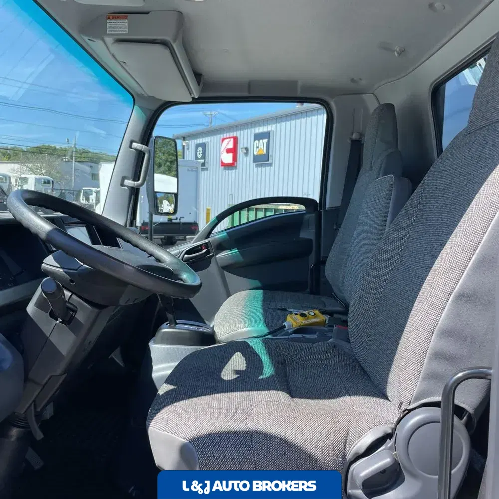 2025 Isuzu NRR NRR