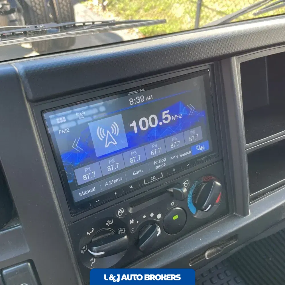 2025 Isuzu NRR NRR