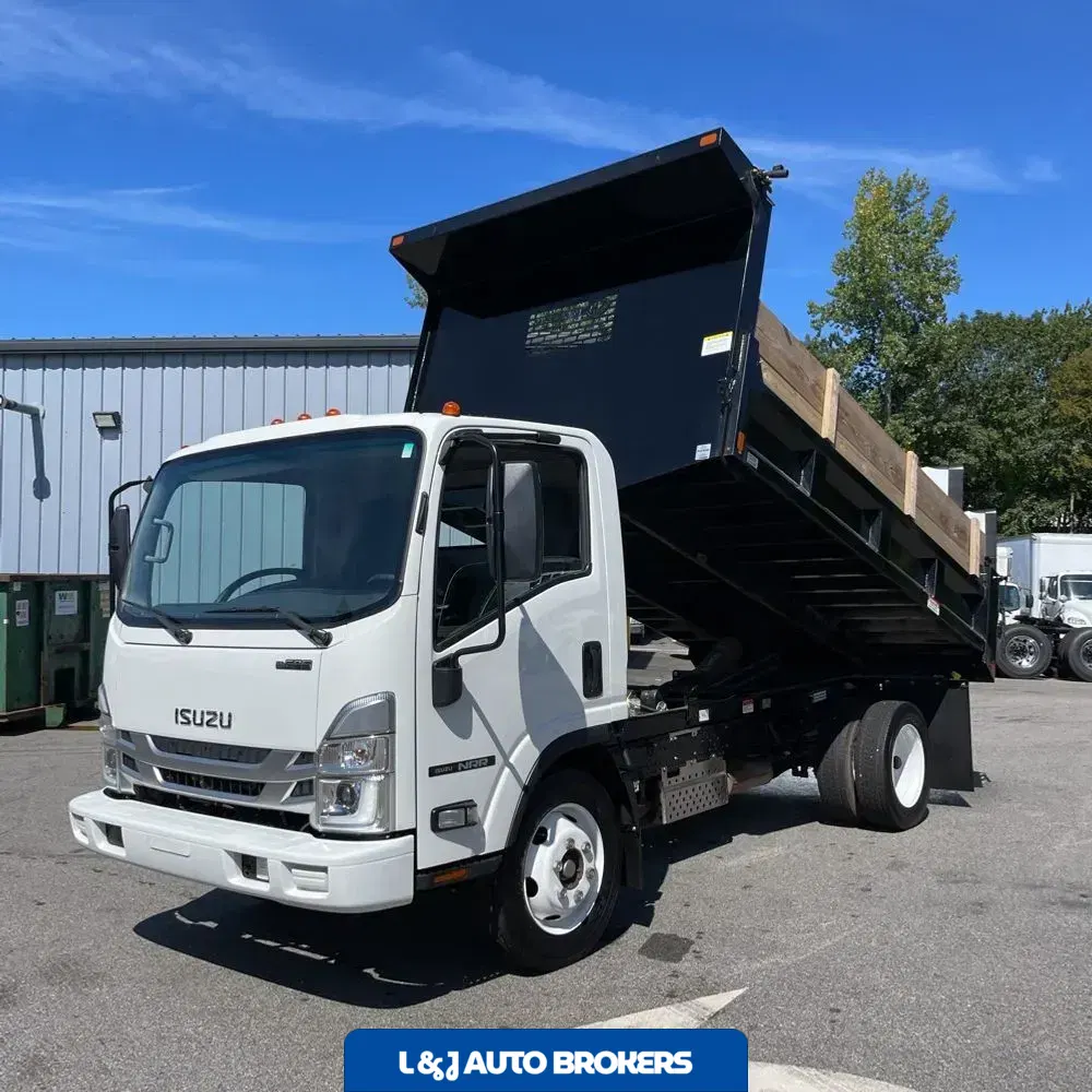 2025 Isuzu NRR NRR