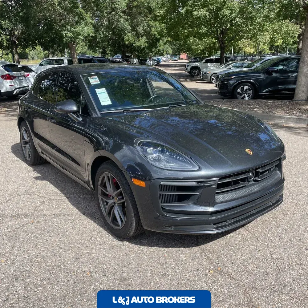 2022 Porsche Macan S
